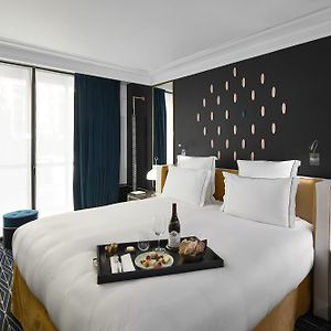 Kamer met een Queen Size Bed